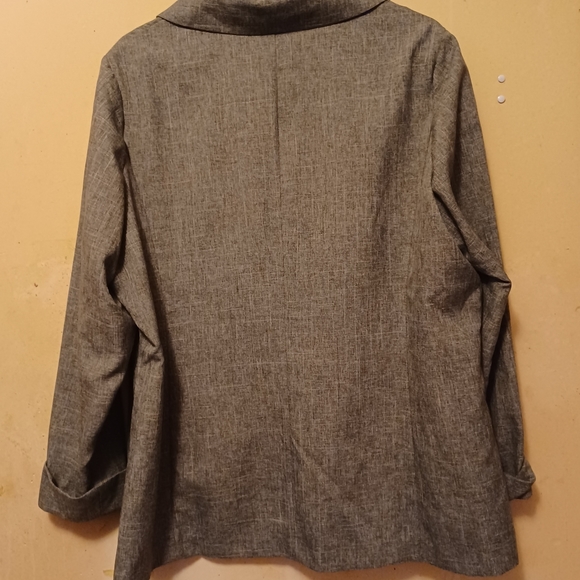 Allison Woods Women’s lightweight Blazer - Picture 8 of 8